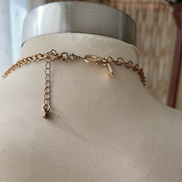 Charming Charlie statement necklace in a turquoise blue - Picture 5 of 9